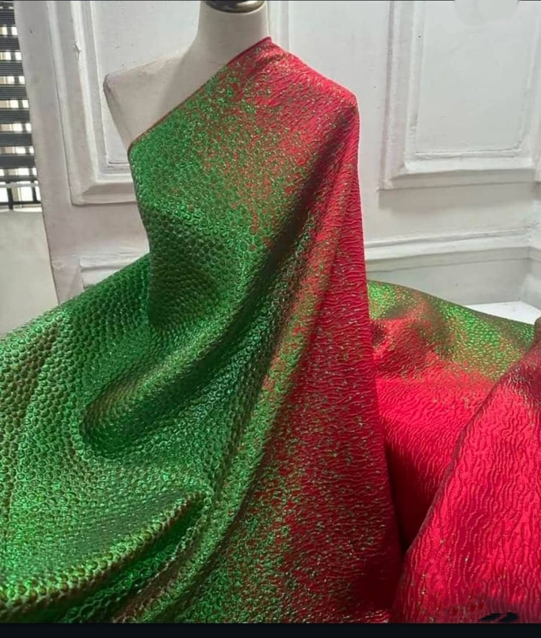 Green / Red iridescent